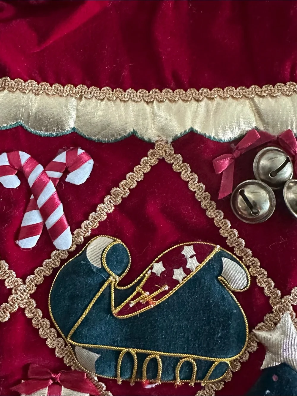 World Bazaar Velvet Christmas Stocking Gold Braid 3D Applique Kitsch Pair  READ